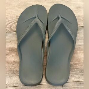 Archie Flip Flop Sandals